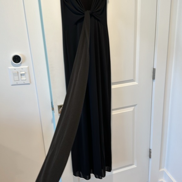 Black floor length gown - Picture 3 of 4